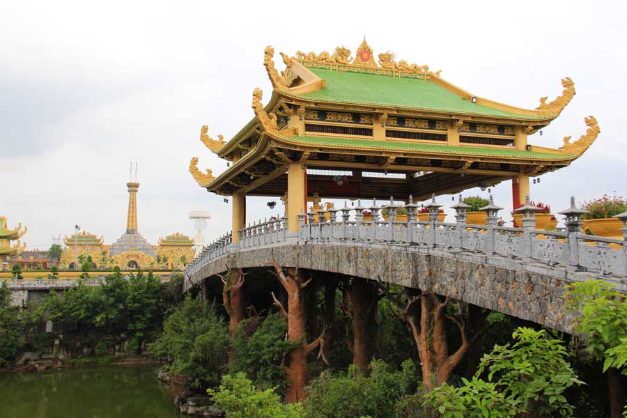 Dai Nam Park bridge